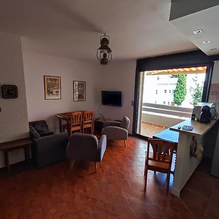 Duplex 6 Pers. Proche Plage, Terrasse, Parking, Animaux Admis - Fr-1-776-23 Apartment *